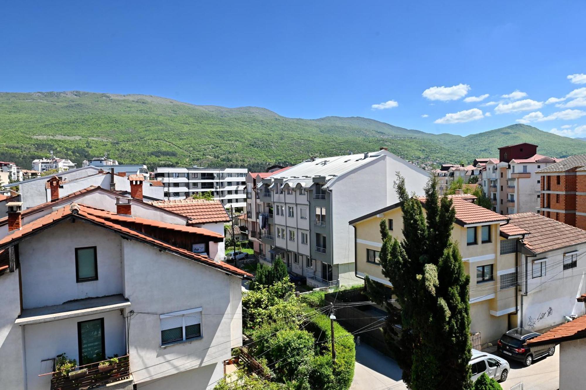 Blue Lake Hostel Ohrid Exterior photo